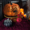 Kép 2/2 - Halloweeni tök dekoráció - narancs glitteres - pókhálóval - 15 cm