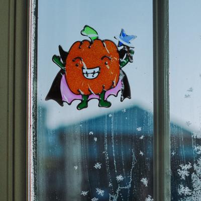 Halloweeni ablakdekor - csillámos, színes tök